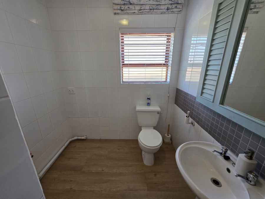 4 Bedroom Property for Sale in Wavecrest Eastern Cape